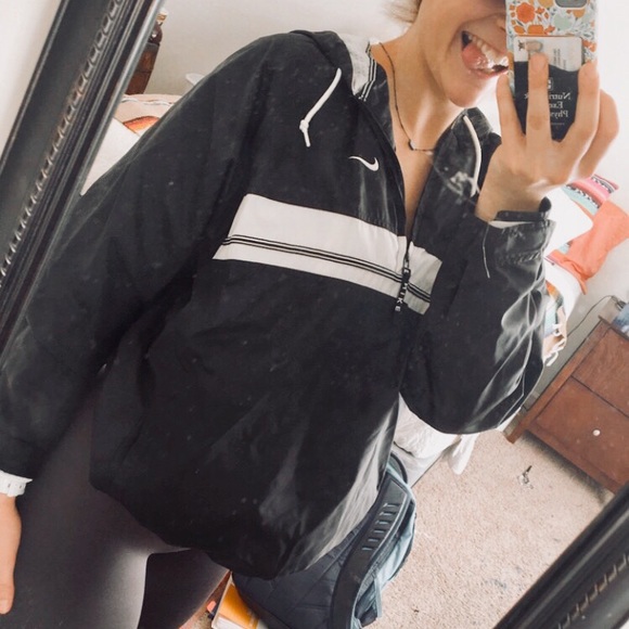 Retro Nike Windbreaker - Picture 2 of 3